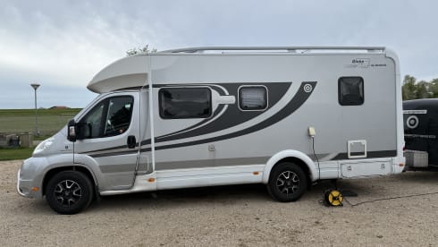 4p Dethleffs semi-integrated uit 2011