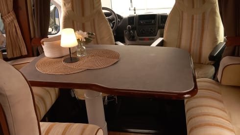 ELNA – 5-seater Hymer integrated from 2013