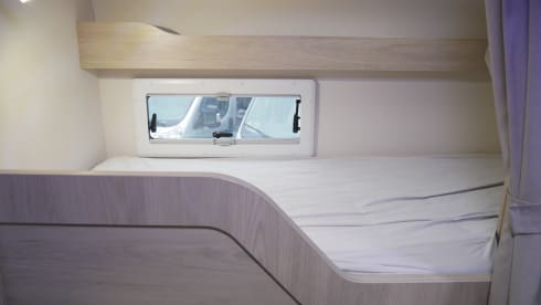 Chausson C656 Alcove, 6 Seats/Berths