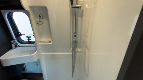 Witte Vlegel – Mclouis Menfys Matic 