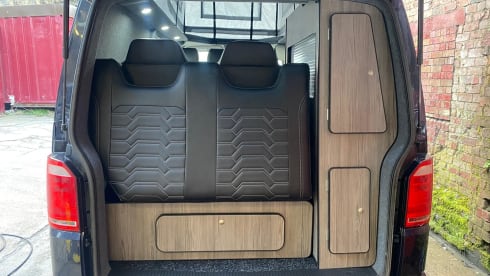 The Explorer – L'Explorer VW T6 4 couchettes Campervan - Automatique