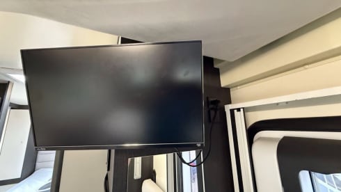 Charlie – High-Spec 5 berth Roller Team Motorhome - Free Wifi & Insurance - 2024