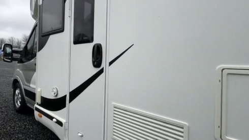 Benita – 4 berth Benimar Tessoro semi-integrated from 2019