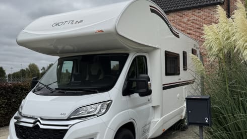 Stories_on_wheels – 6p Giottiline alcove uit 2024