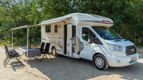 Challenger! – Ruime, moderne en luxe camper met 4 vaste slaapplekken - XL garage