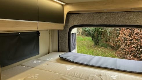 2025 Off Grid 4 berth Autotrail  Expedition 68 POP TOP