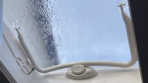 Halifax – Entdecken Sie Bequemes Teilintegriertes Wohnmobil für 4 Personen BJ 2022