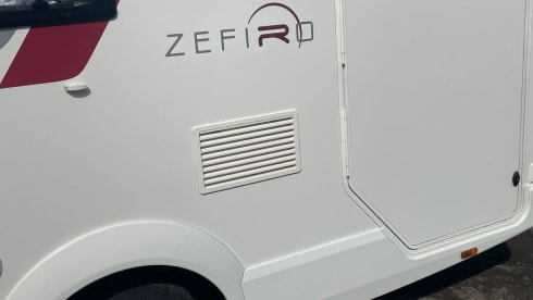 Zefiro Lux – Roller Team 6 berth family motorhome