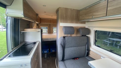 Hymer Grand Canyon mit aufklappbarem Dach für 4 Personen