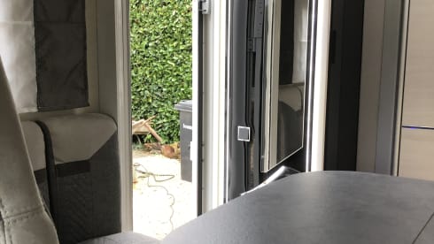 Ford 2BEV234 – 4p Chausson Half-Integraal uit 2021