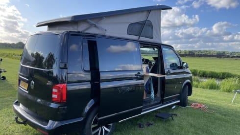 Wally –  – Volkswagen T6 lovely new camper!
