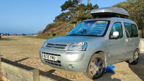 Bonnie – Citroen Berlingo Multispace Mini Campervan
