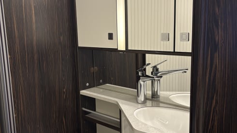 4p Bürstner i695G integrated from 2016