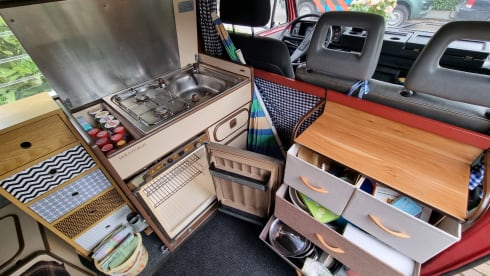 2p Volkswagen bus from 1983
