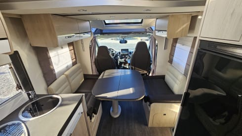 Titanium – Luxury 4 person Camper (extra air conditioning, smart TV, Alpine navigation/radio)