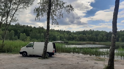 Brum – Volkswagen campervan from 2002 (2p)