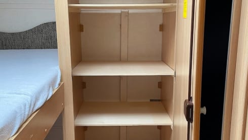 Eura Mobil – Spacious, 6-person family camper from 2003