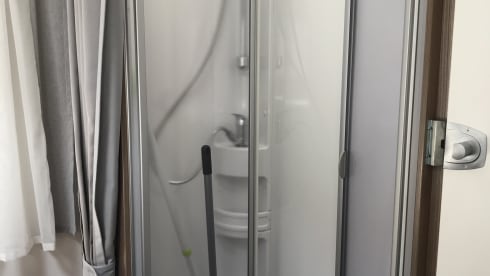 Modern luxury semi-intergraal Camper 4 persons