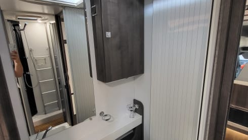 Benimar Cocoon 463 - AUTOMATIC - October 2023