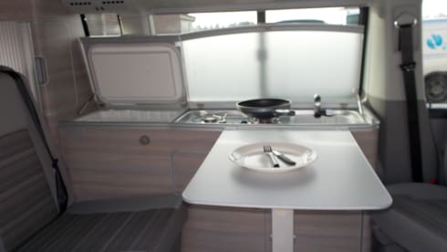 VW T5 California, 4 person sleeping places, 4 seats