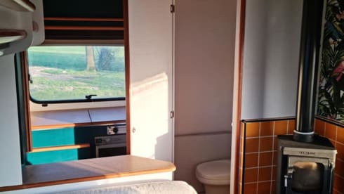 Maeve – Camper with wood stove