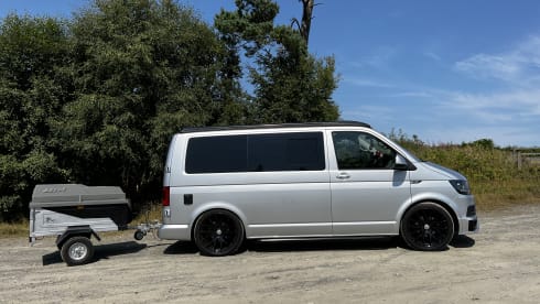 Billy – Our gorgeous twinkling Campervan