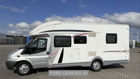 Luxury 4/5 person Ford Camper CHALLENGER with Queen bed.