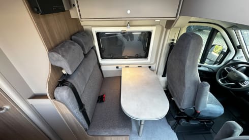 L&C – Gloednieuwe Carado CV 640 automaat luxe, comfort en vrijheid.