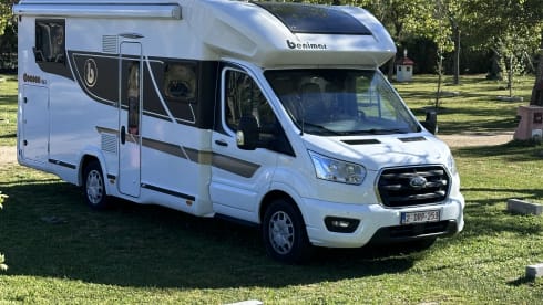 Dreammobile – 5p Benimar semi-integrated from 2021