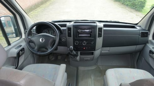 De Crafter – 2p Volkswagen bus from 2010