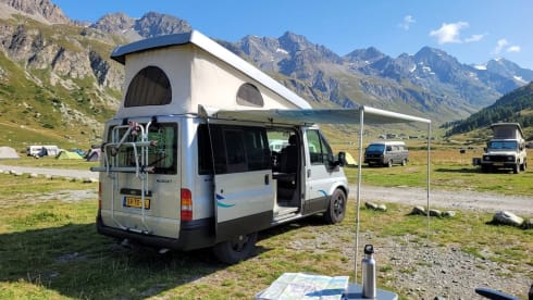 Nuggy – Ford Nugget 5 persoons,  Stoere kampeerbus voor de ultieme roadtrip!