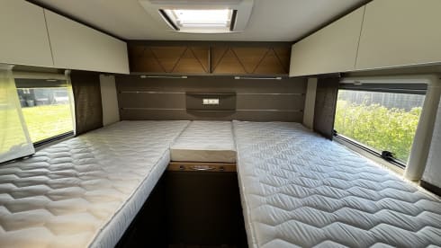 21 LMC 660 G – 22 LMC Tourer H660G 2 person Camper