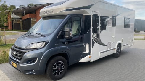 4p Chausson 711 semi-integrated from 2019