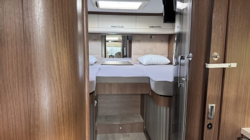 Integral 4 person camper super luxury 
