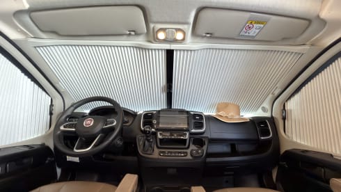 Making Memories 5 – 2023 Malibu charming GT640 Automaat luxe Buscamper skyview 