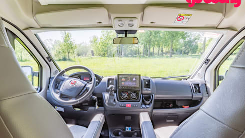 Coopernicus, 2021 – Comfortable 2p Karmann 600, parking air conditioning, length beds, automatic, biker