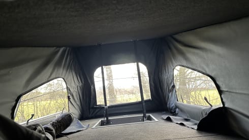 Doogle – 5 berth Vw Crafter campervan lwb