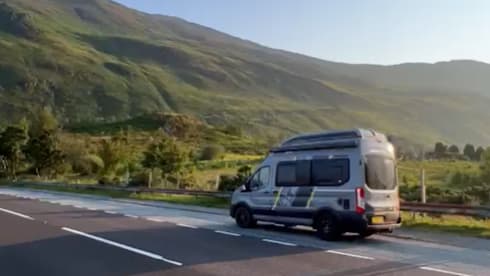 VanCation – Ford Swift Trekker S Wohnmobil mit 4 Schlafplätzen 