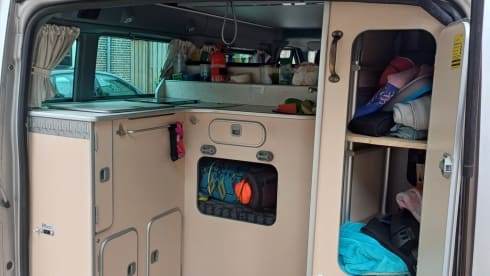 Britt – 4p Ford bus from 2011