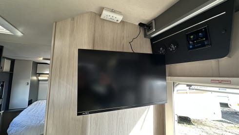 2026 Reg Island Bed 4 berth Autotrail F74 