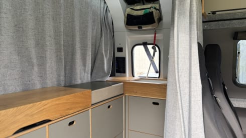 🚀 – adventurous campervan with large garage - 2024 - 4p
