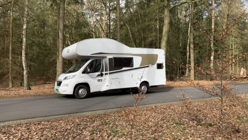 Luxurious and modern family camper for 4 (5-6) people