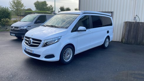 ROADSTORE 53230 – Mercedes Marco-Polo V250 190CV 4MATIC fitted van rental 4 beds