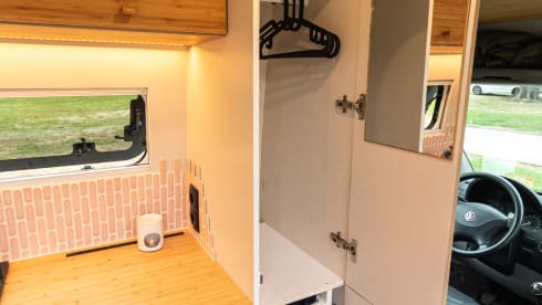 Miep – Miep: comfortable off-grid camper!
