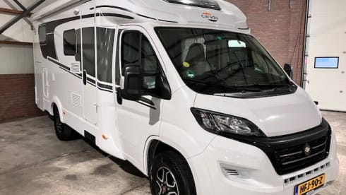 Pura Vida – Available for rent in Spain from October 1st: 2-person semi-integrated camper 