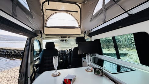 JETT  – VW T6.1 Highline Top Spec with California bed - INSURANCE INCLUDED