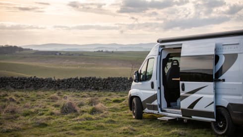 Mini Beast – 2 Berth Luxury Campervan