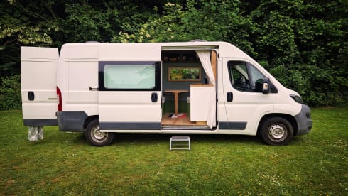 O!vanLife – Tasteful campervan conversion for those seeking peace and quiet