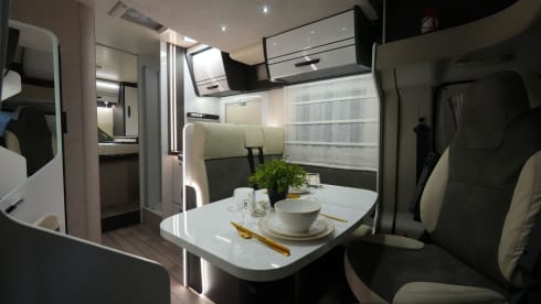 Mclouis avantgarde tot 5 personen – 5 persons semi-integrated Mc Louis Avantgarde