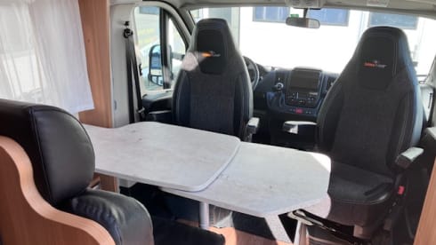 Saeftinghe – Available for rent in Spain from October 1st: Beautiful two-person LMC Camper 